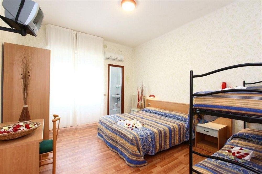 Hotel Miramare Marotta Kültér fotó