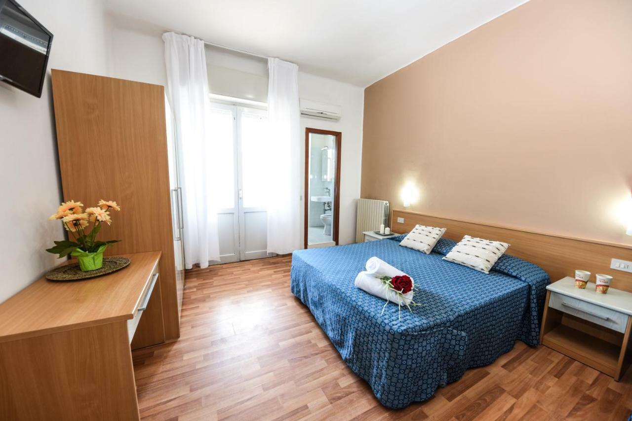 Hotel Miramare Marotta Kültér fotó