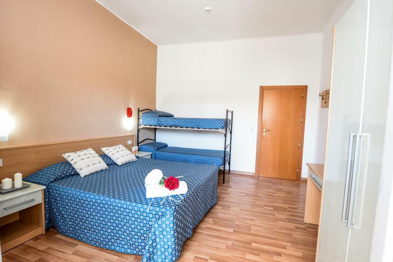 Hotel Miramare Marotta Kültér fotó