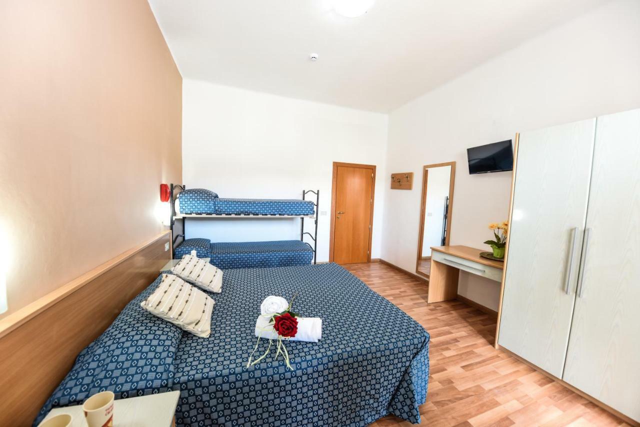 Hotel Miramare Marotta Kültér fotó