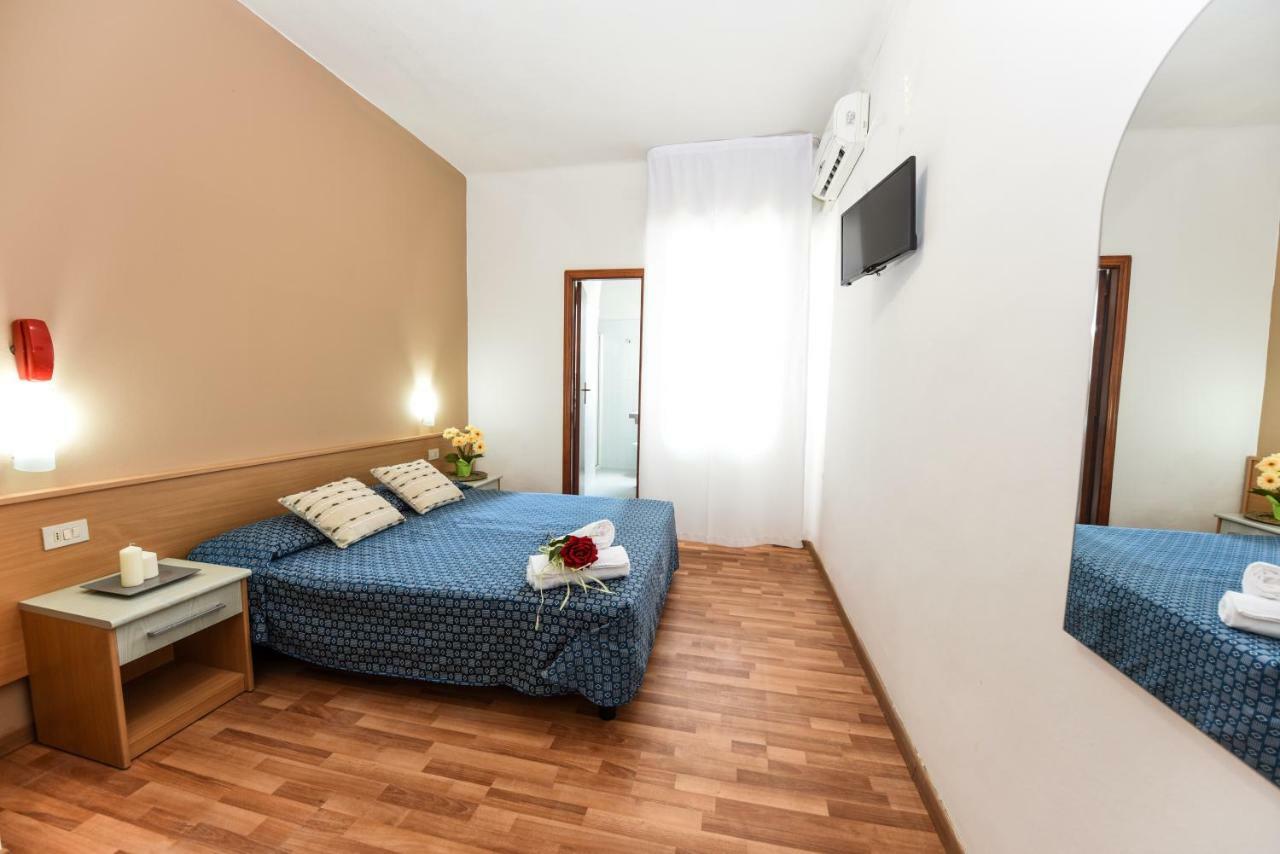 Hotel Miramare Marotta Kültér fotó