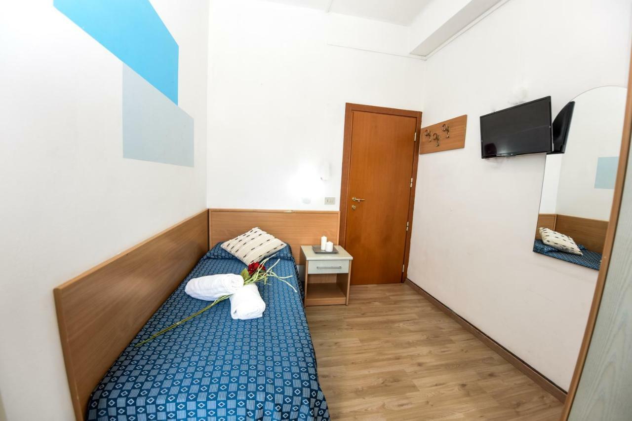 Hotel Miramare Marotta Kültér fotó