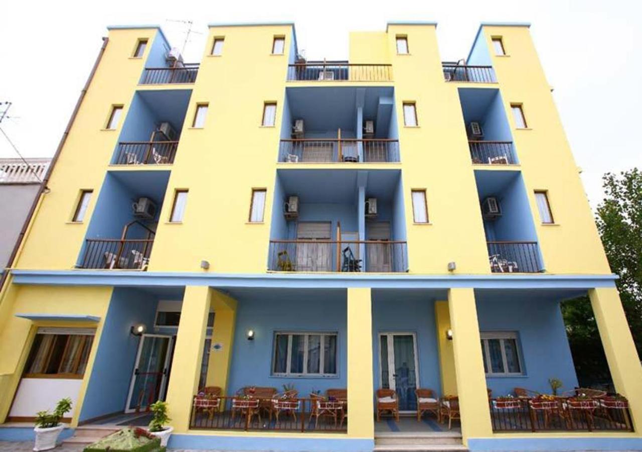Hotel Miramare Marotta Kültér fotó